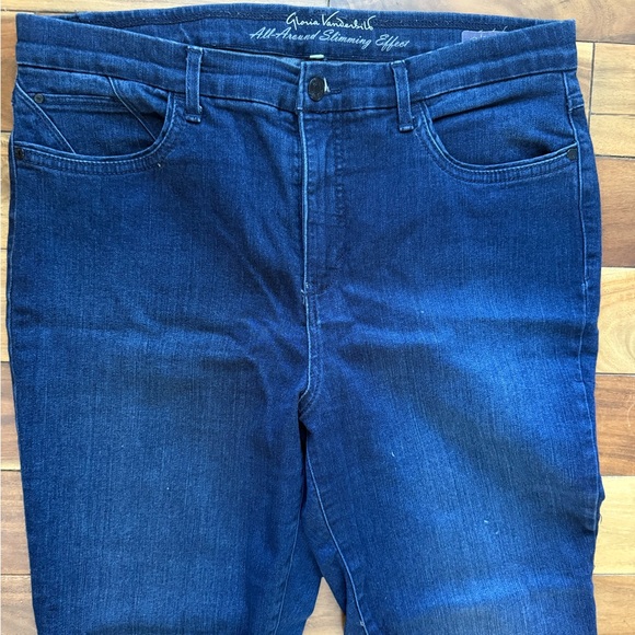 Gloria Vanderbilt “Jordyn” Curvy Dark Blue Jeans - Picture 2 of 7